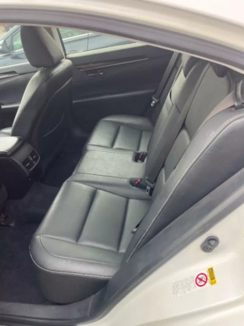 Lexus ES   - 2013
