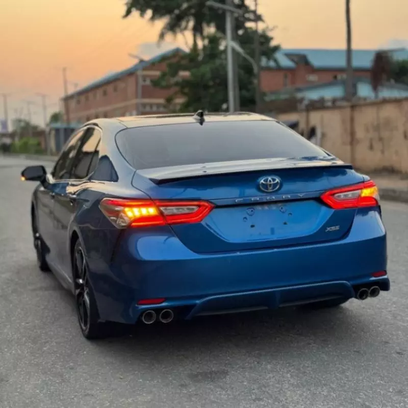 Toyota Camry - 2018