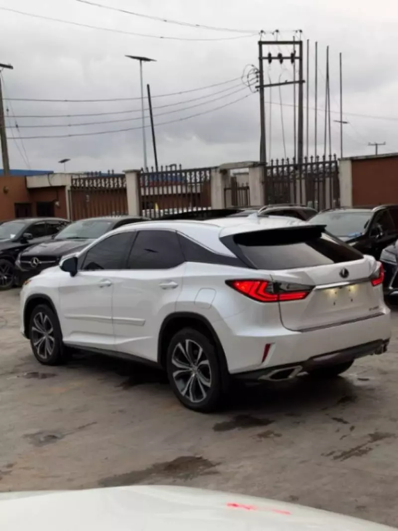 Lexus RX   - 2017