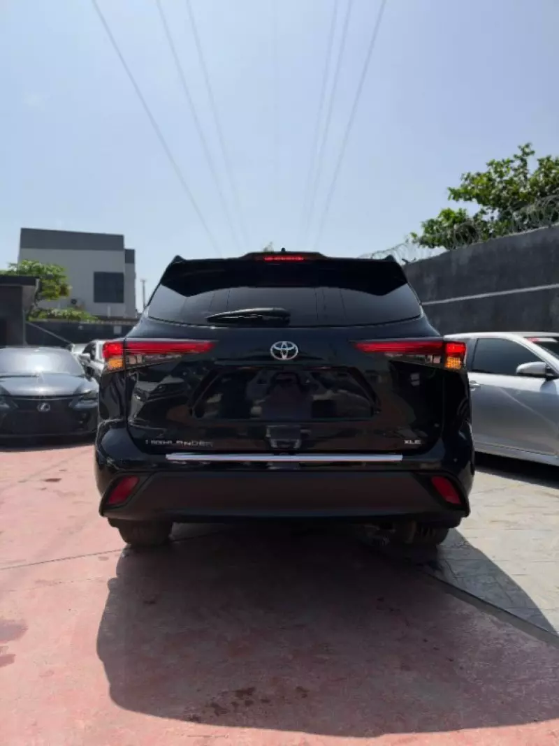 TOYOTA Highlander   - 2020