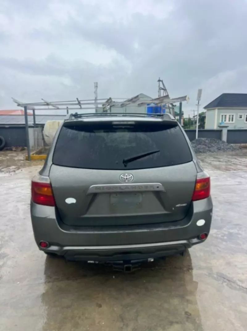 TOYOTA Highlander - 2010