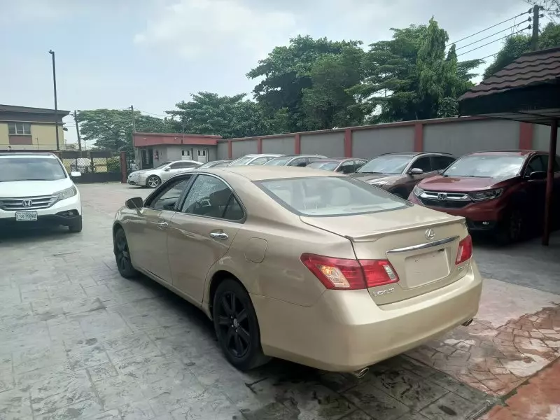 Lexus ES   - 2008
