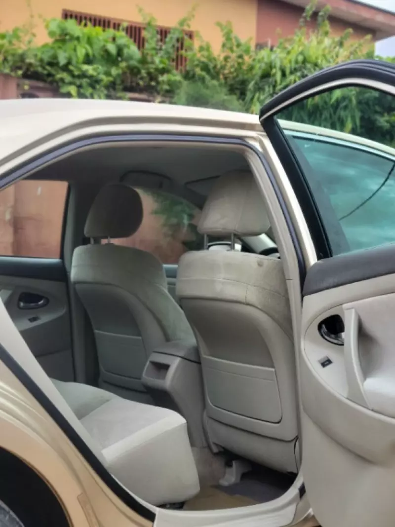 TOYOTA Camry - 2011