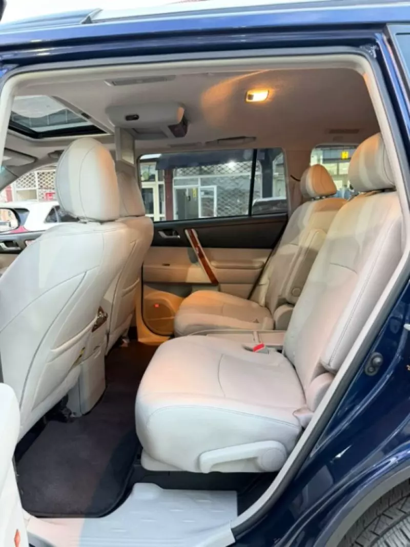 TOYOTA Highlander   - 2013