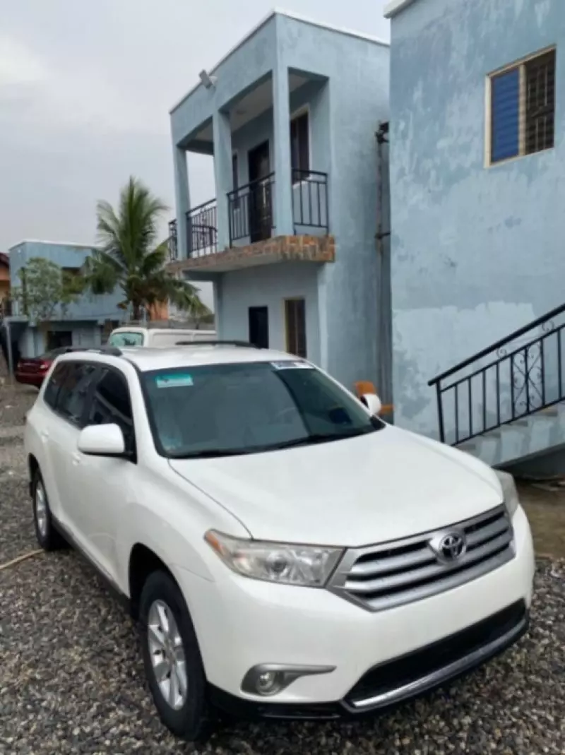Toyota Highlander   - 2012