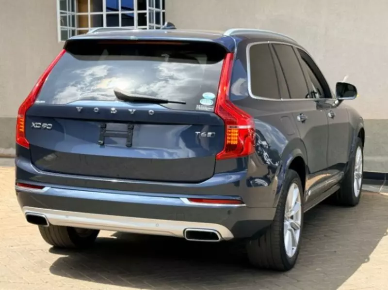 Volvo XC90   - 2018