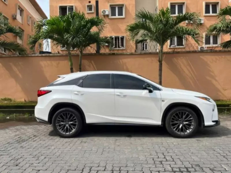 Lexus RX   - 2017