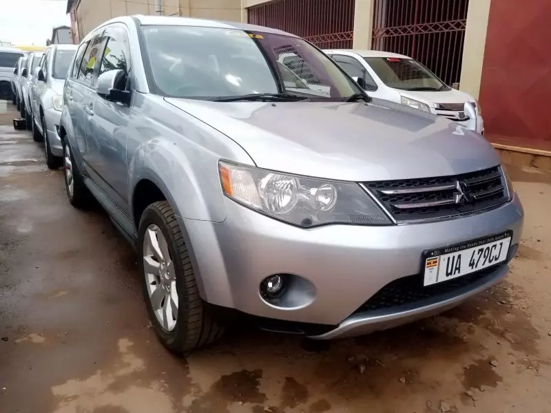 Mitsubishi OUTLANDER   - 2010