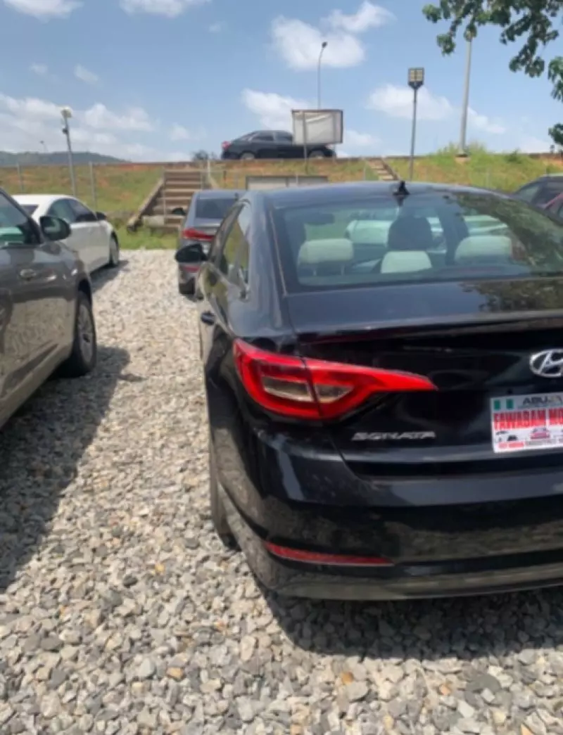 Hyundai Sonata   - 2016