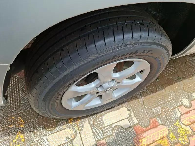 Toyota Vanguard    - 2011