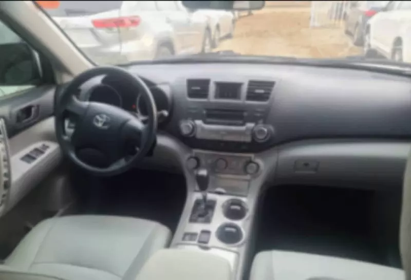 TOYOTA Highlander   - 2011