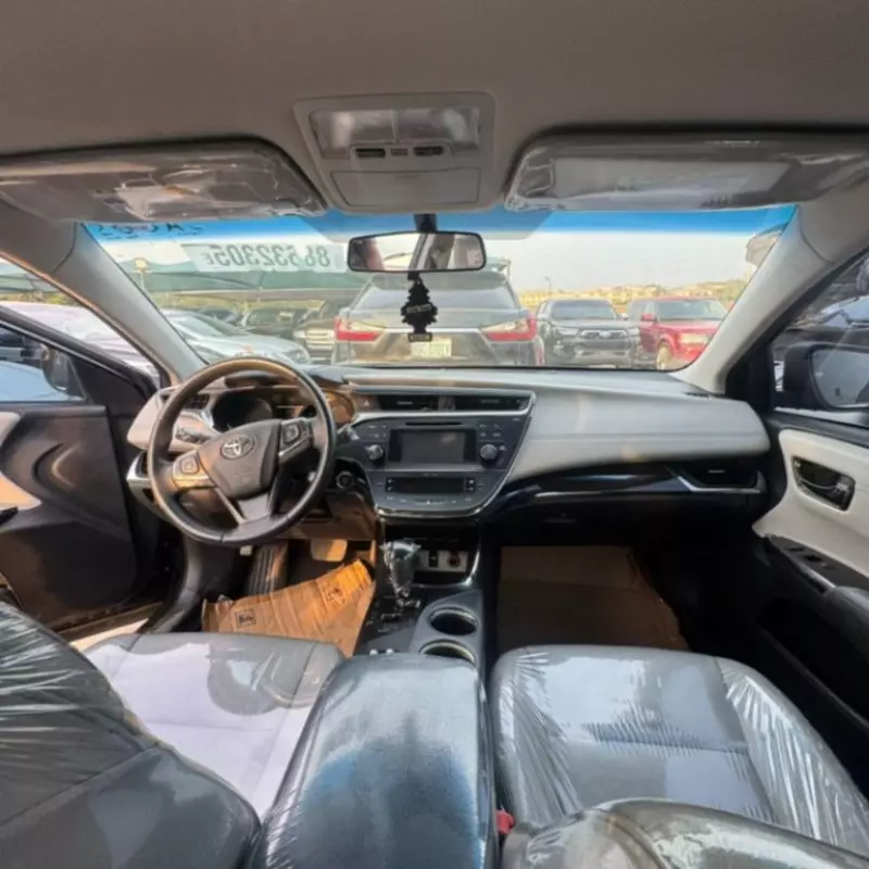 Toyota Avalon   - 2014