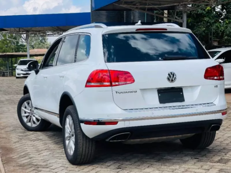 Volkswagen Touareg   - 2014