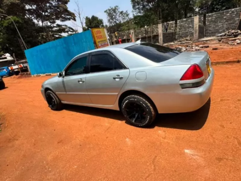 TOYOTA Mark II - 2004