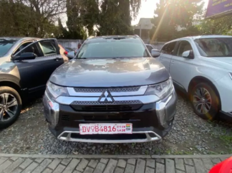 Mitsubishi OUTLANDER - 2020