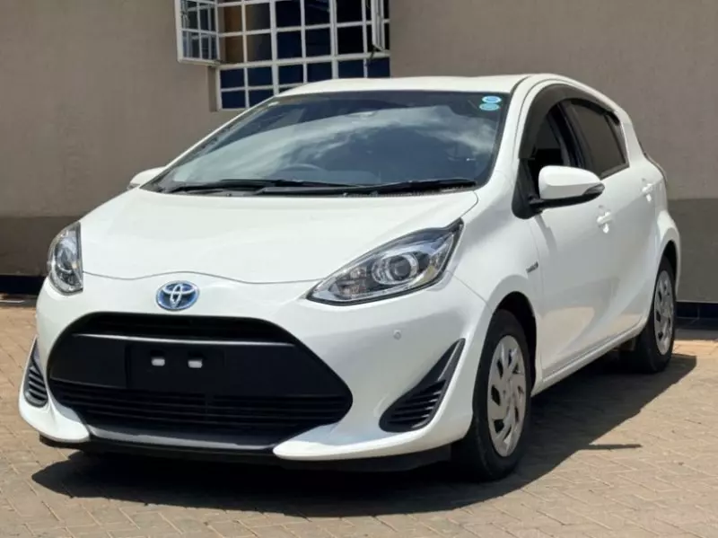 TOYOTA Aqua   - 2018