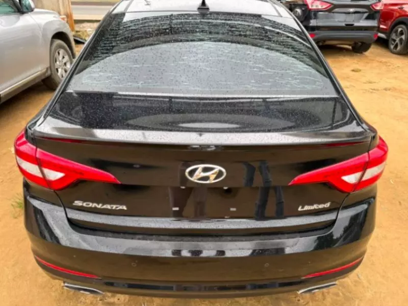 Hyundai Sonata   - 2015