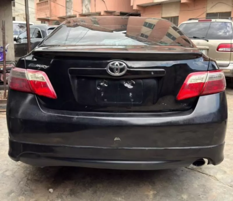 Toyota Camry   - 2009