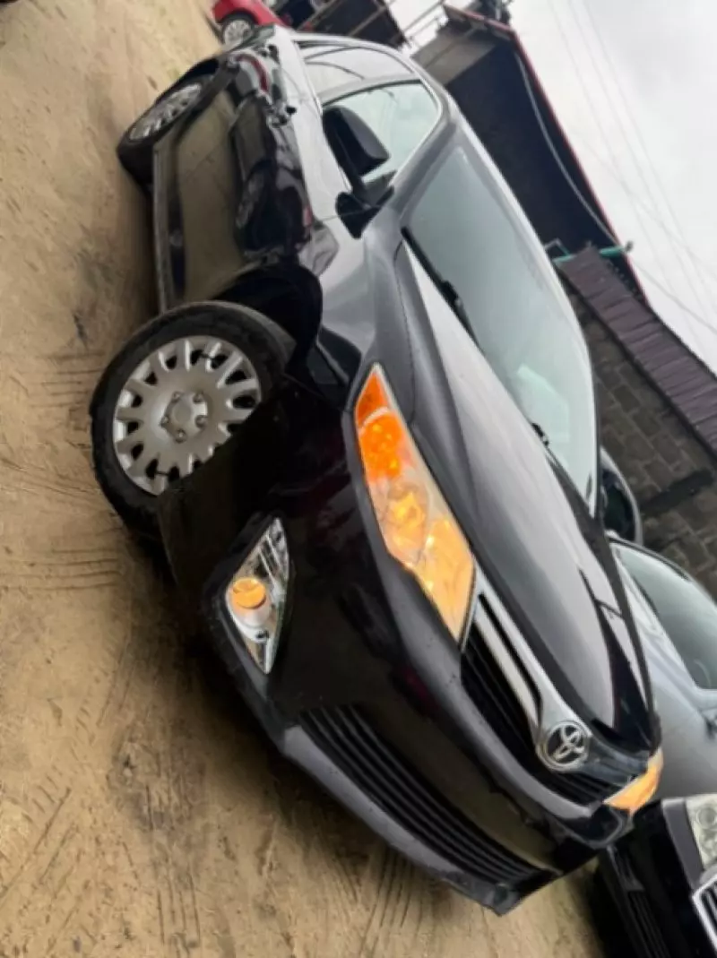 TOYOTA Camry   - 2012