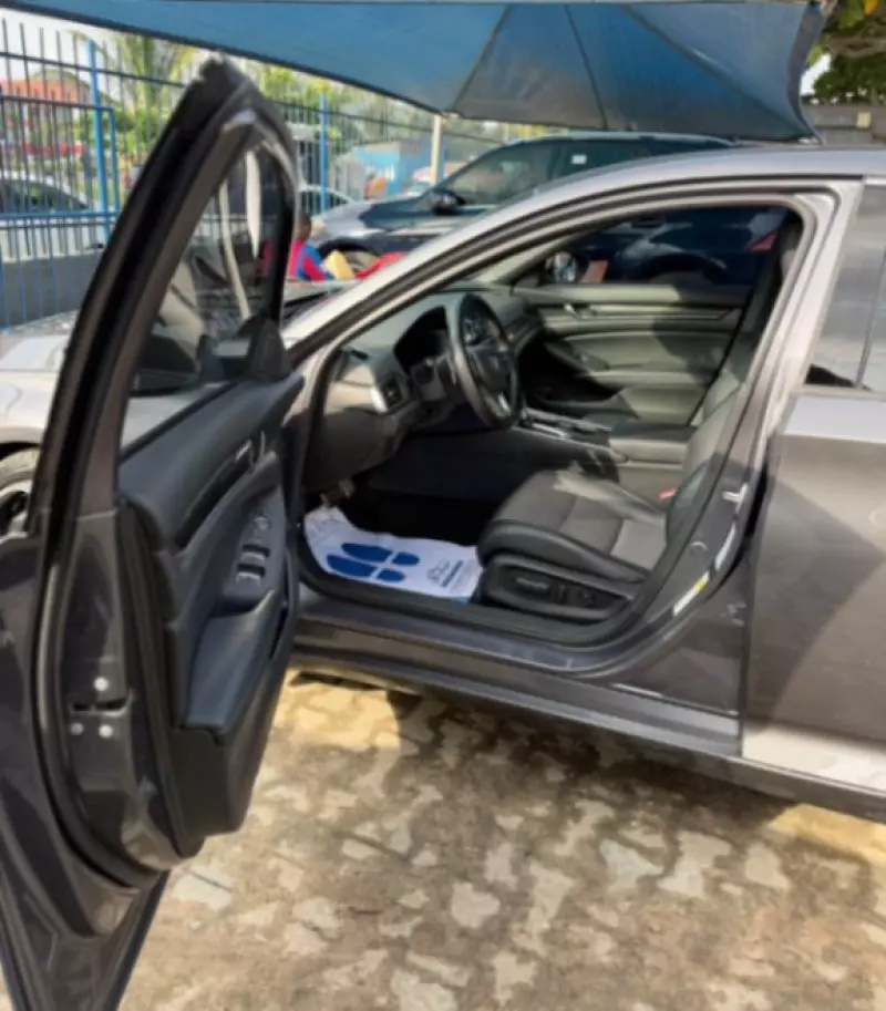 Honda Accord   - 2018