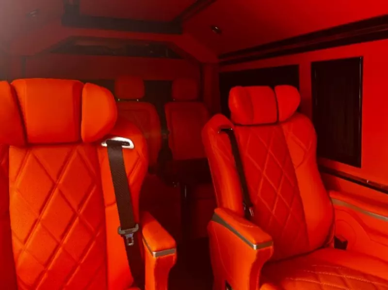 TOYOTA Hiace - 2025