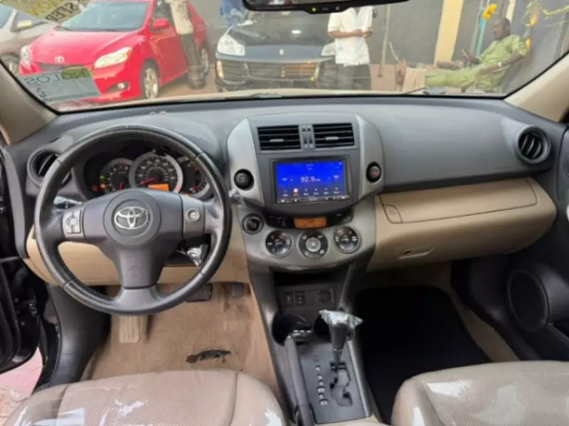Toyota RAV4   - 2010