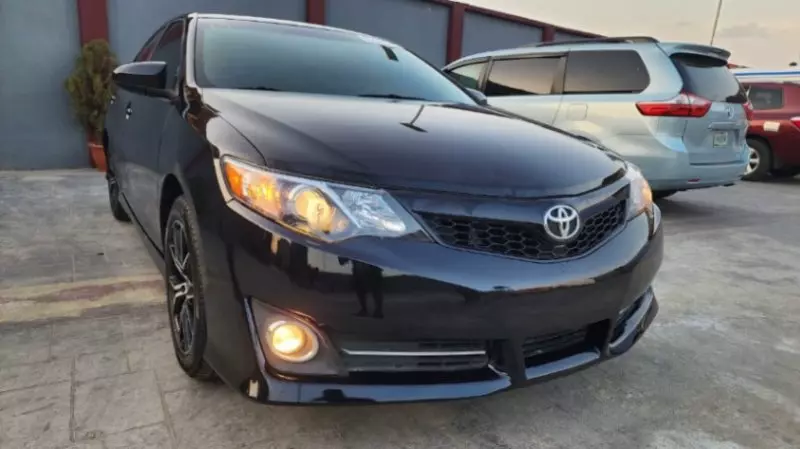 Toyota Camry - 2014