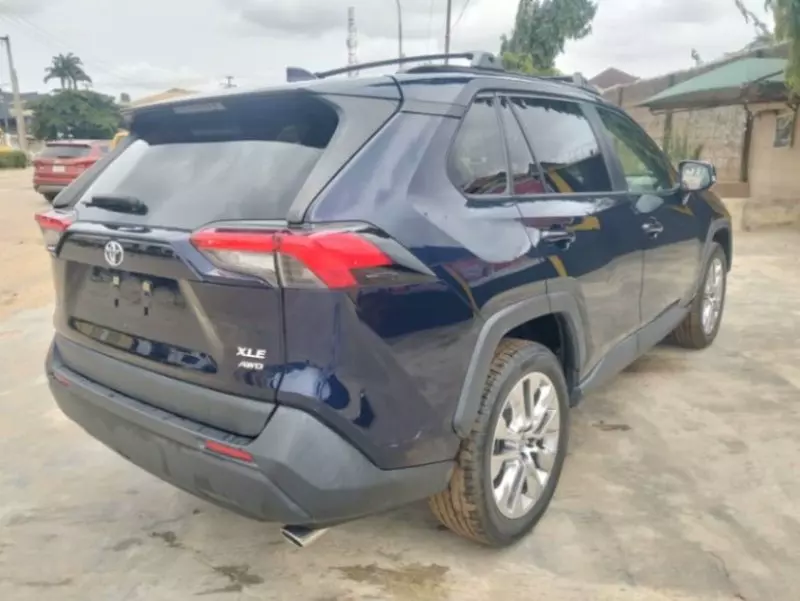 Toyota RAV4   - 2021