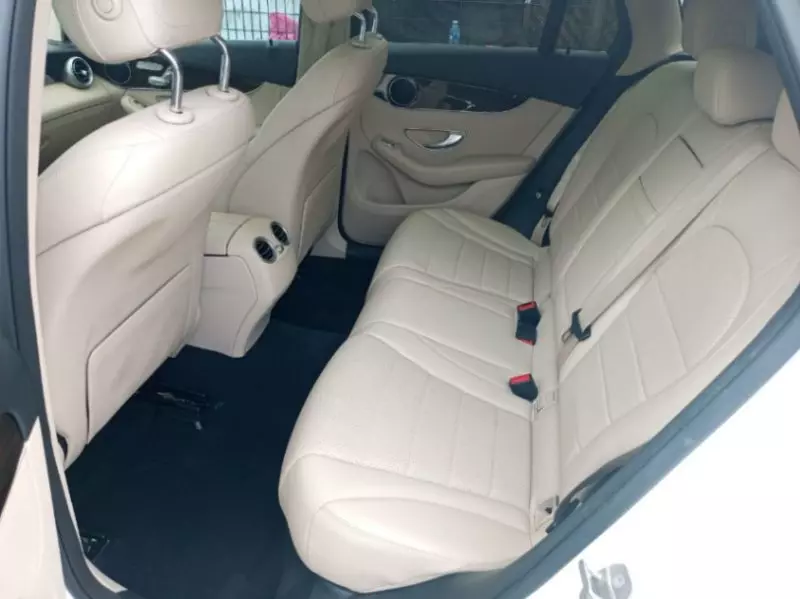 Mercedes-Benz GLC 300   - 2016