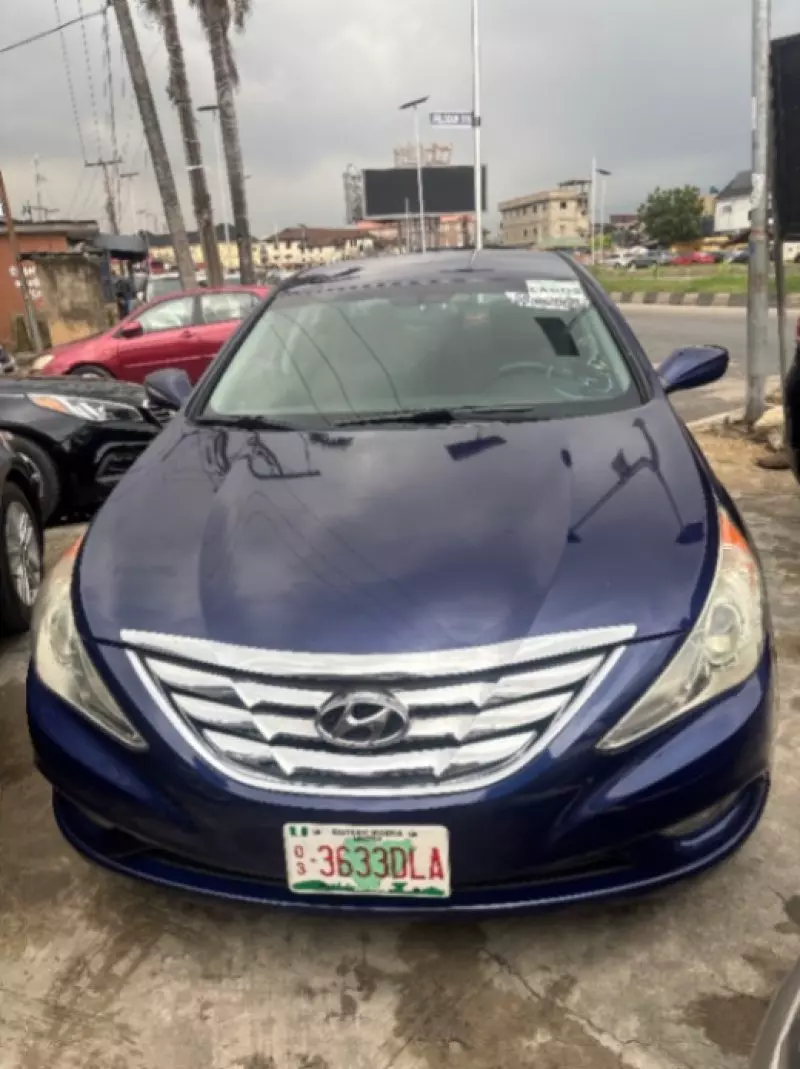 Hyundai Sonata   - 2013