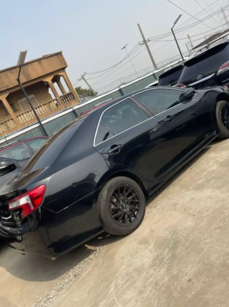 Toyota Camry   - 2012