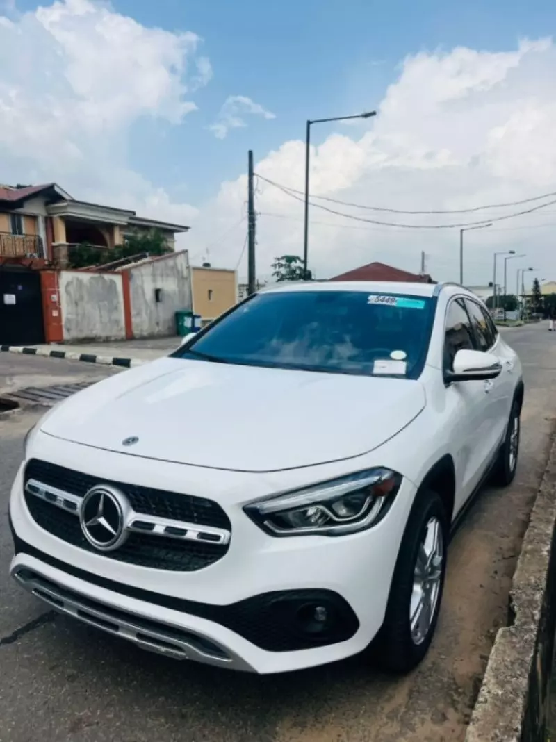 Mercedes-Benz GLA-Class   - 2021