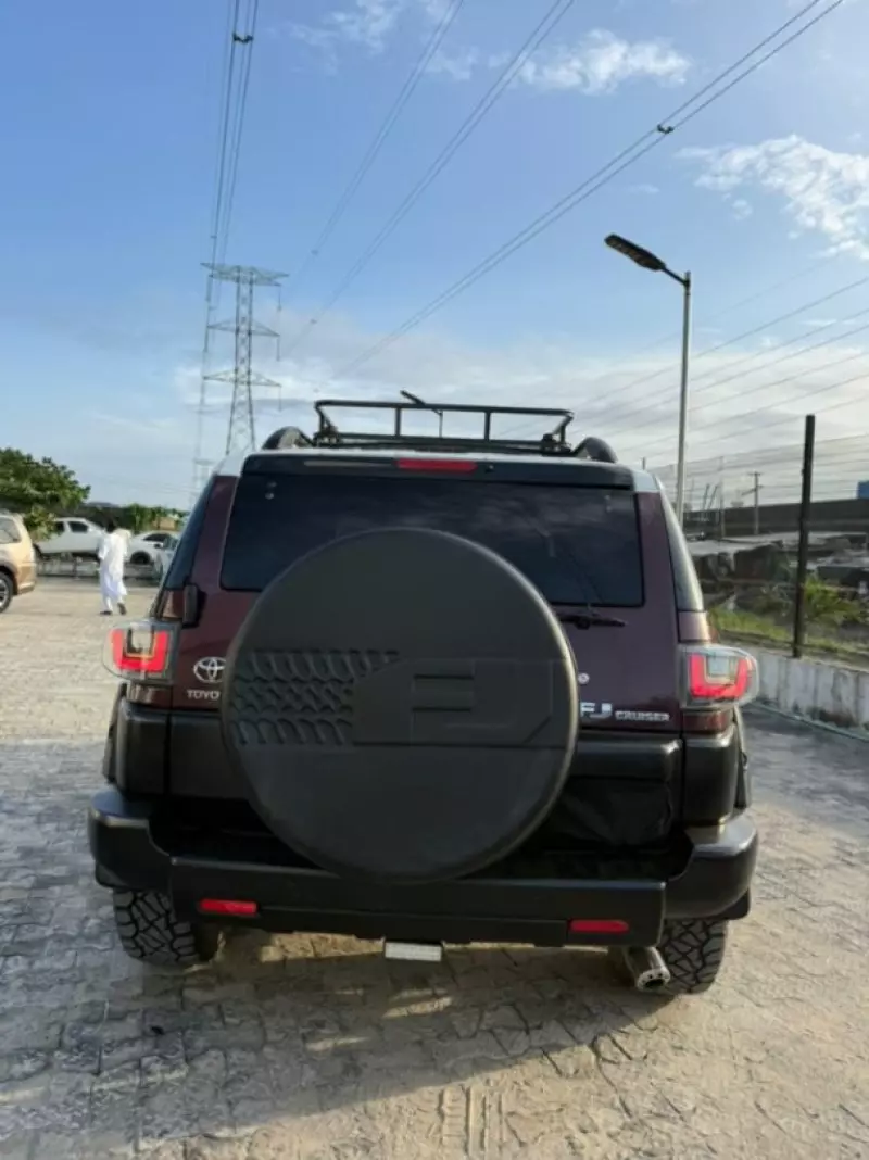 Toyota FJ Cruiser   - 2007