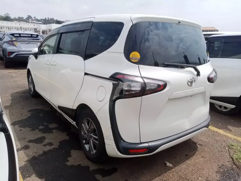 Toyota Sienta   - 2016