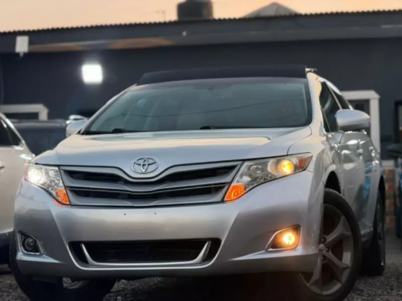 TOYOTA Venza   - 2010