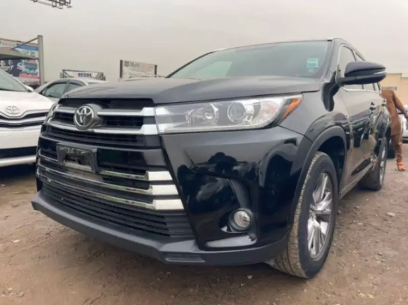 Toyota Highlander   - 2016