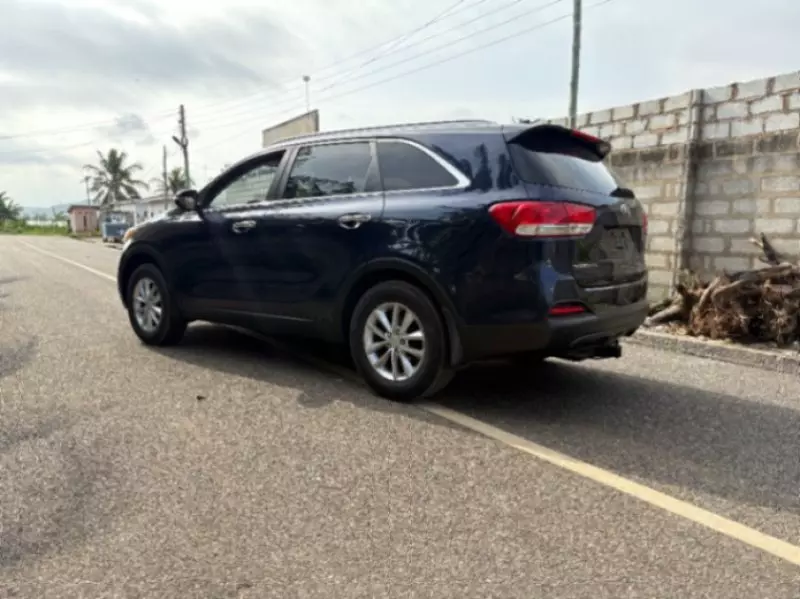KIA Sorento   - 2016