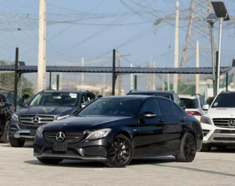 Mercedes-Benz C-class   - 2017