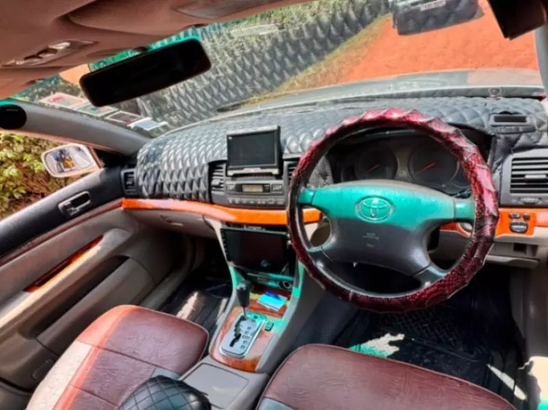 TOYOTA Mark II - 2004