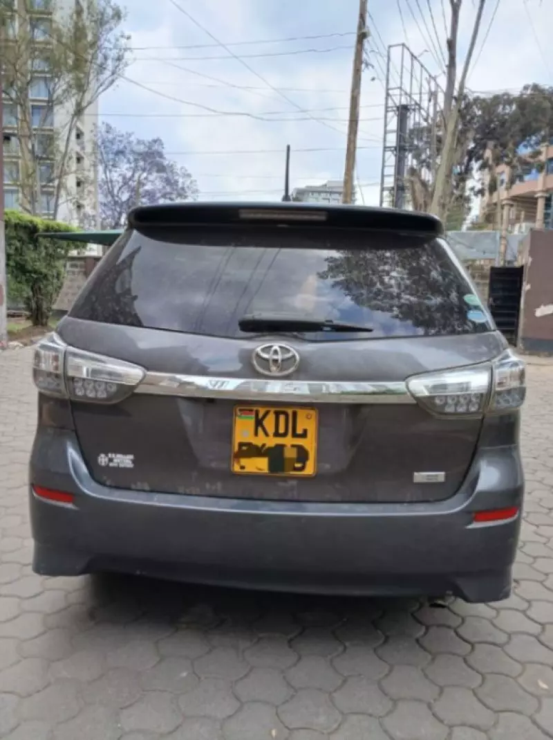 Toyota Wish   - 2016