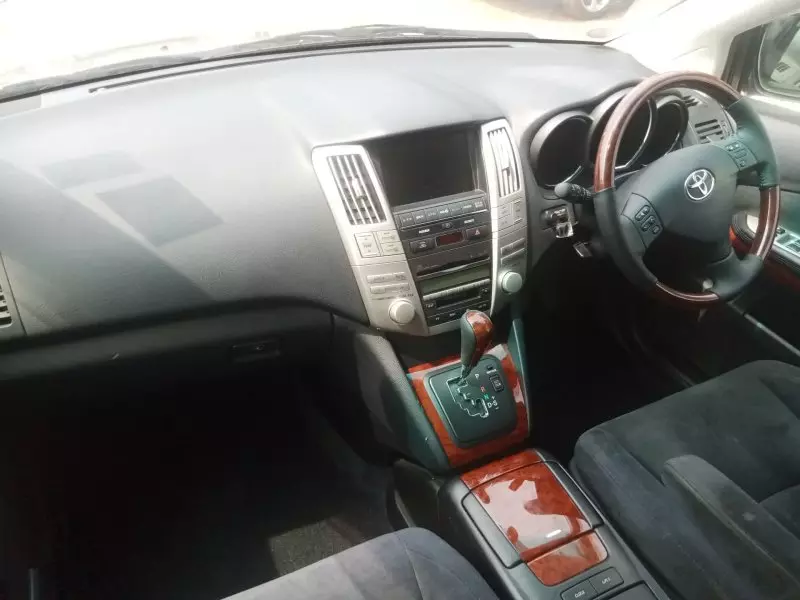 Toyota Harrier   - 2012