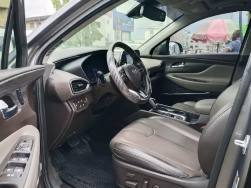 Hyundai Santa Fe - 2019