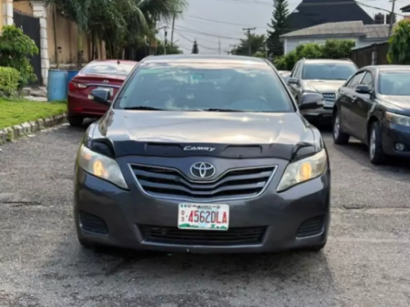 TOYOTA Camry   - 2010
