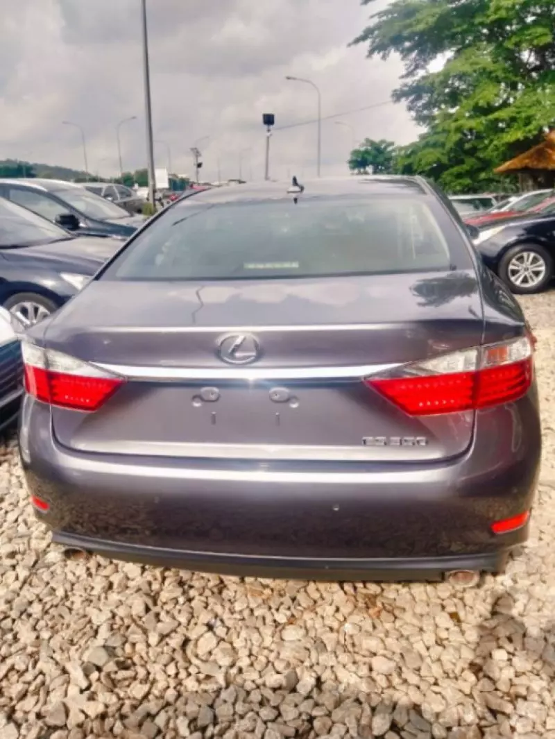 Lexus ES   - 2013