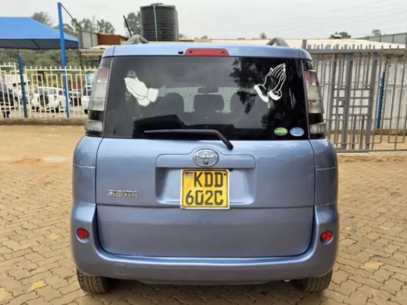 Toyota Sienta   - 2014