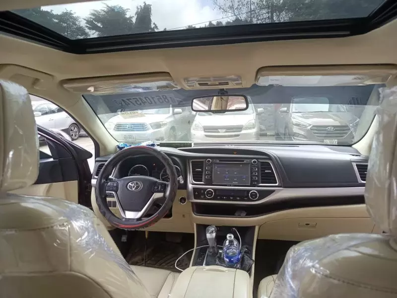 Toyota Highlander   - 2015