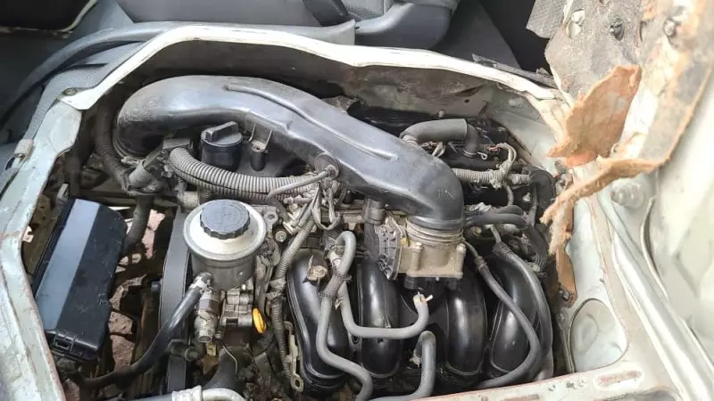 Toyota Hiace   - 2012