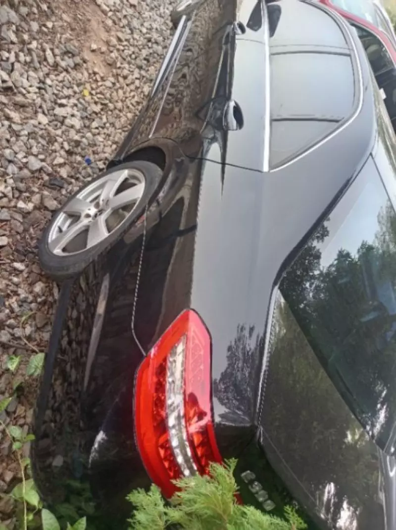 Mercedes-Benz E-Class   - 2010