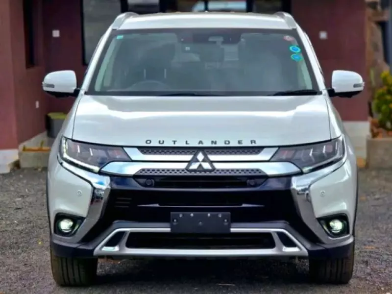 Mitsubishi OUTLANDER   - 2019