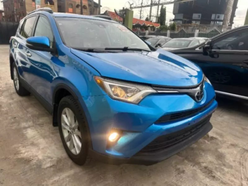Toyota RAV4   - 2016